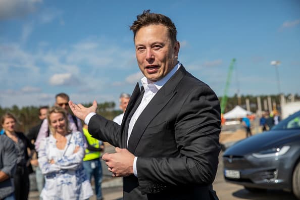 Il CEO di Tesla Elon Musk accusa la SEC di aver fatto trapelare informazioni
