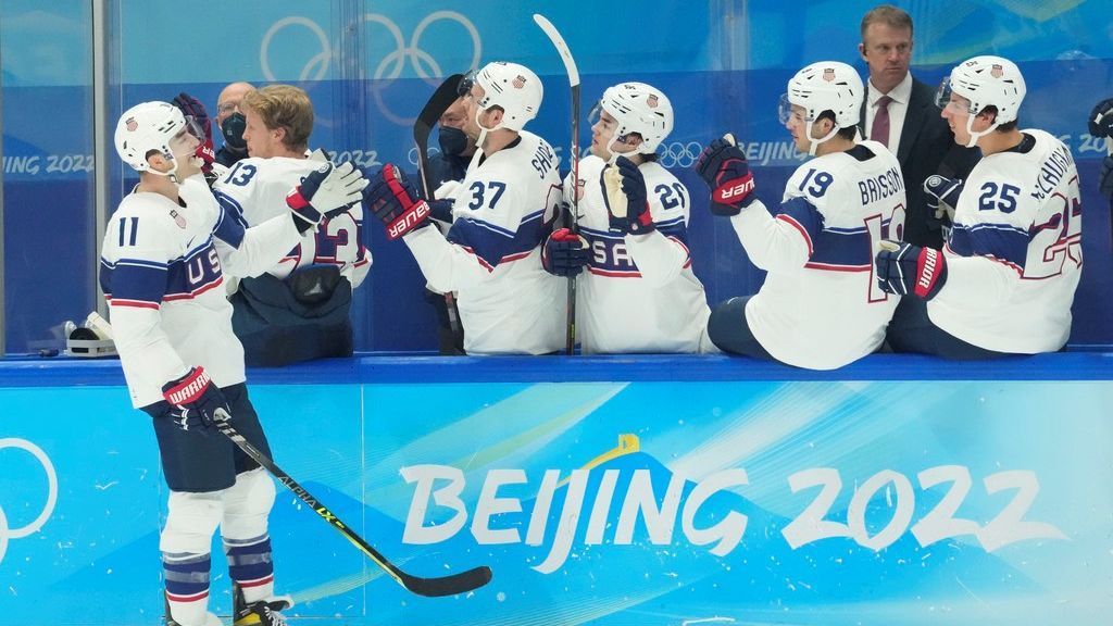 Il Team USA batte il Canada nel turno preliminare di hockey su ghiaccio maschile