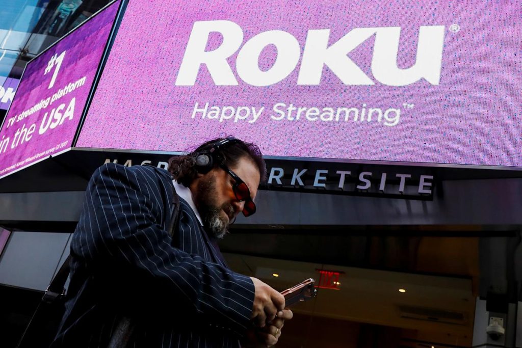Le azioni Roku crollano e un analista avverte che ora sono "soldi morti"