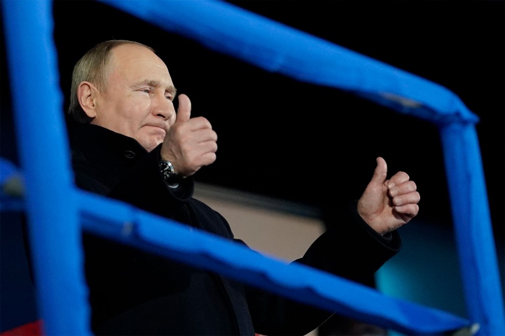 Il presidente russo Vladimir Putin partecipa alla cerimonia di apertura delle Olimpiadi invernali del 2022.