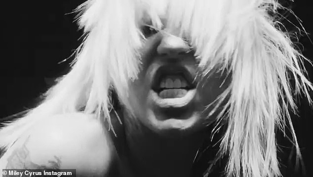 L'ultima: Miley Cyrus, 29 anni, è andata su Instagram domenica con una clip ad alta energia in cui indossava un body trasparente