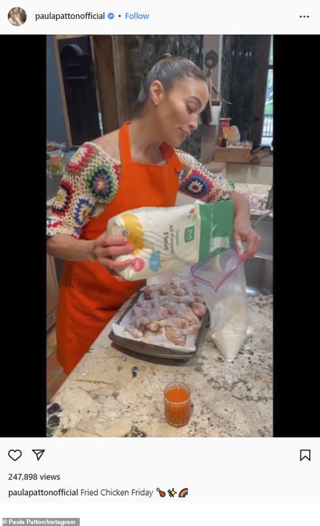 Com'è iniziato tutto: tutto è iniziato quando Patton ha pubblicato un video di se stessa mentre preparava la ricetta del pollo della sua malvagia madre su Instagram il 4 marzo.