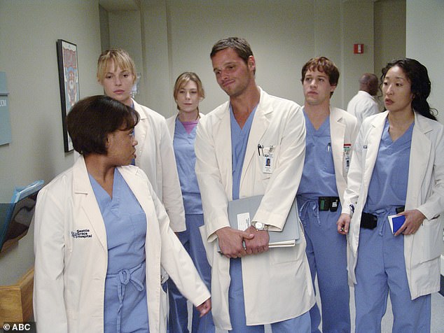Izzie: Heigl ha interpretato la dottoressa Izzie Stevens nelle prime sei stagioni di Grey's Anatomy, cosa che l'ha resa un nome familiare e ha dato impulso alla sua carriera cinematografica.
