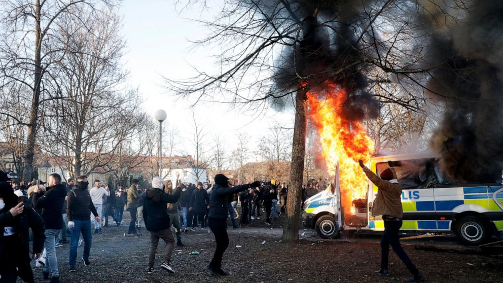 Continuano i disordini provocati dalle manifestazioni di estrema destra in Svezia