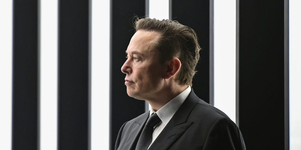 Elon Musk propone tagli di posti di lavoro, assume stelle per aiutare Twitter: rapporti