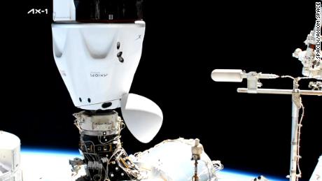 La missione turistica SpaceX è appena arrivata alla Stazione Spaziale Internazionale.  Ecco tutto ciò che devi sapere 