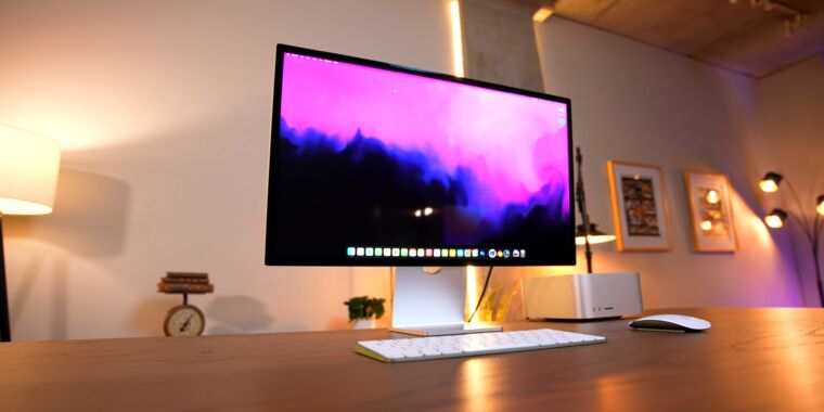 Il display Apple Studio fai-da-te utilizza iMac 2014 per risparmiare $ 730