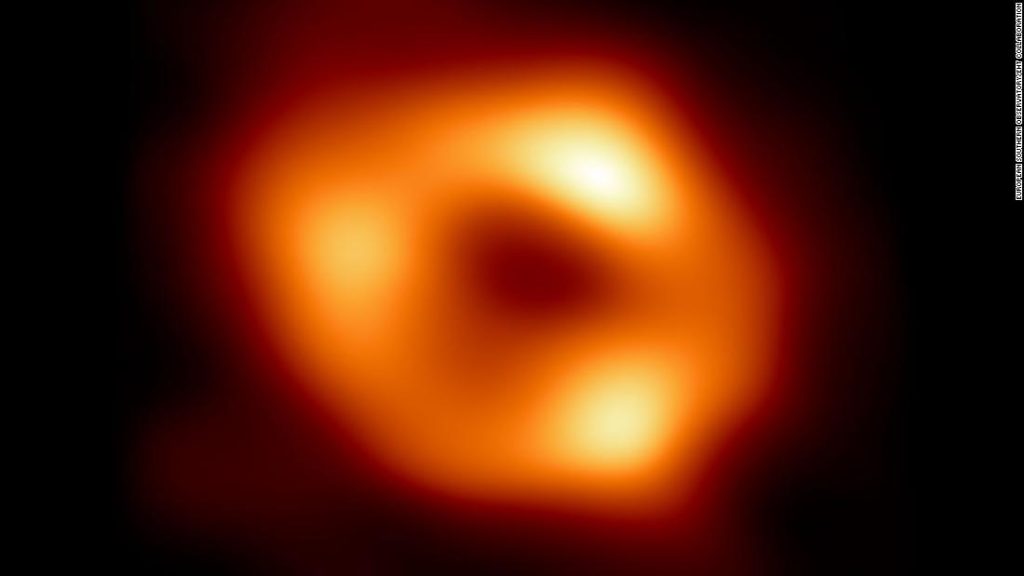 Buco nero supermassiccio: prima immagine del Sagittario A* rivelata al centro della Via Lattea