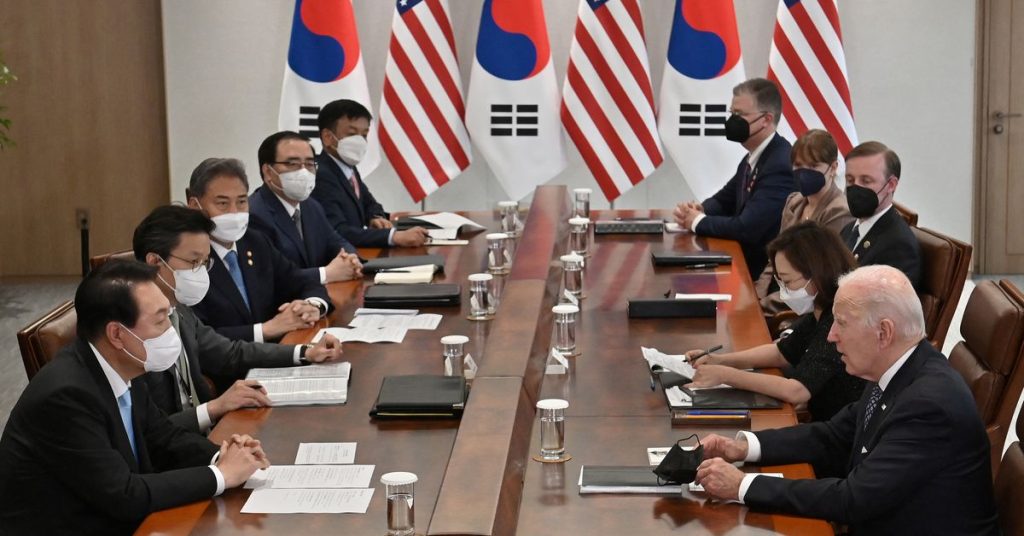 Biden, Yoon della Corea del Sud, giurano di scoraggiare la Corea del Nord fornendo aiuti COVID-19