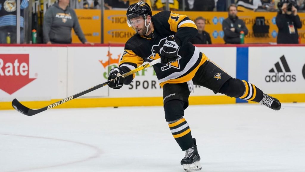 I Pittsburgh Penguins agiscono velocemente, estendono un contratto di sei anni a Bryan Rust una settimana dopo la squalifica