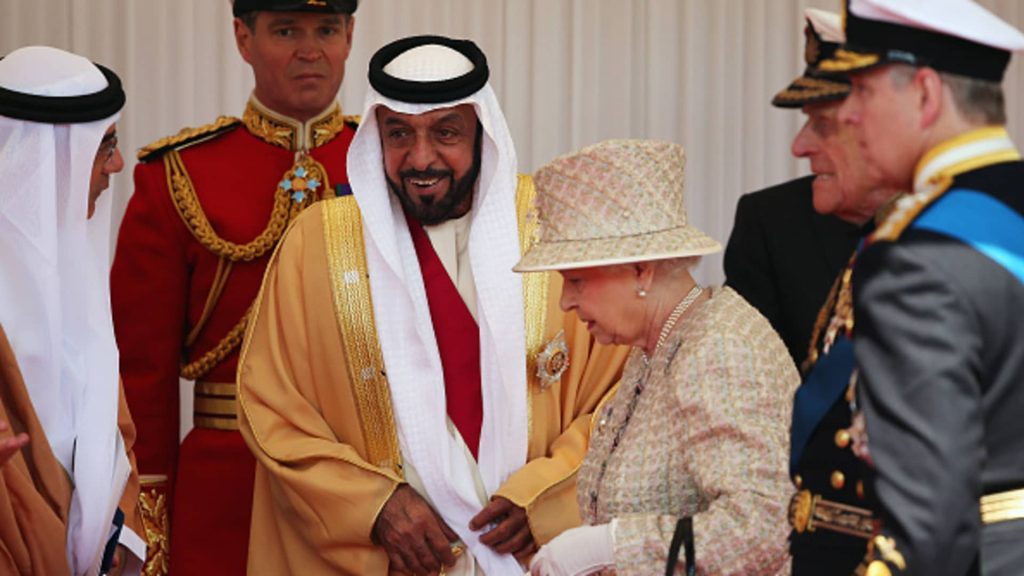 Il presidente degli Emirati Arabi Uniti Sheikh Khalifa bin Zayed è morto all'età di 73 anni