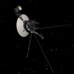 Ingegneri che indagano sui dati di telemetria della Voyager 1 della NASA