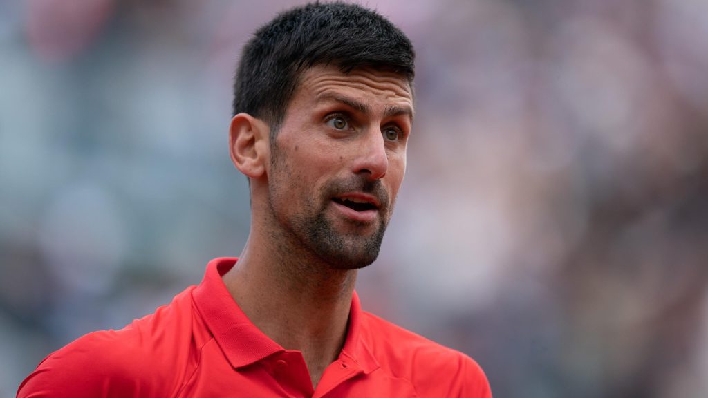 L'allenatore di Novak Djokovic "causa rabbia" prega affinché i fan sostengano Rafael Nadal agli Open di Francia