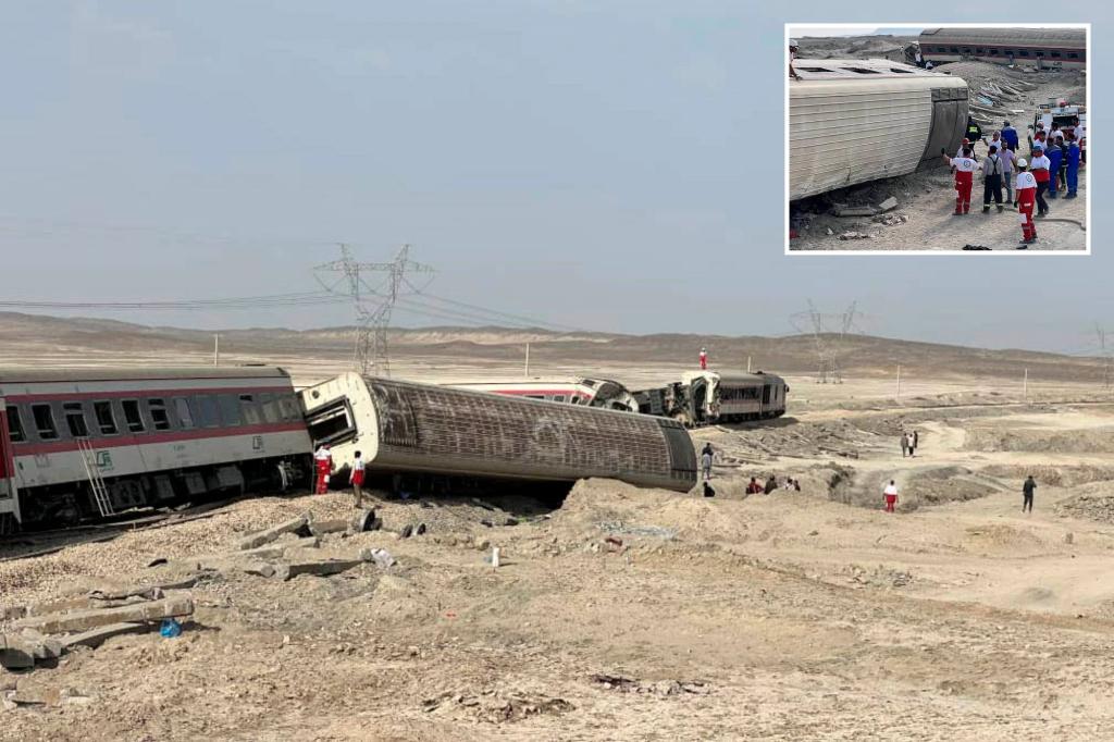 Almeno 17 morti, 50 feriti mentre il treno iraniano deraglia