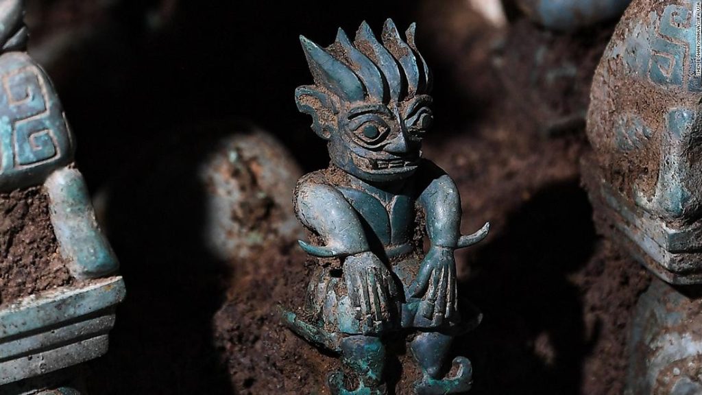 Sanxingdui: altare sacrificale tra 13.000 reperti scoperti in un sito archeologico in Cina