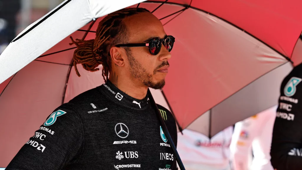 Lewis Hamilton chiede il cambiamento in Formula 1 dopo che Nelson Piquet ha usato insulti razzisti