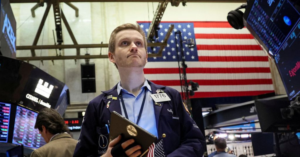 Wall Street si precipita a chiudere in rialzo dopo la dichiarazione della Fed