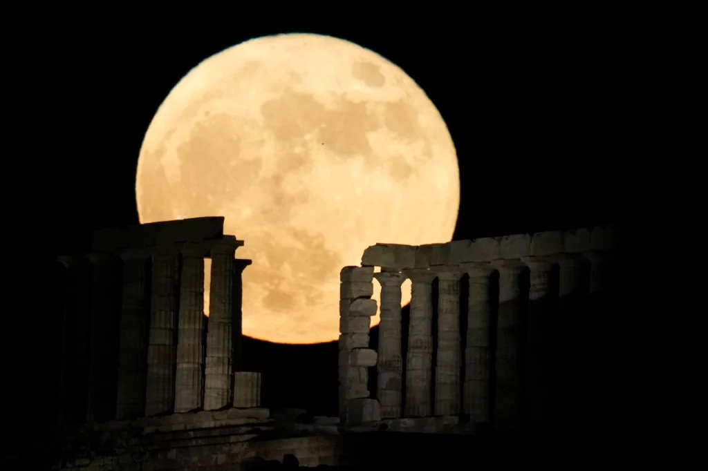 La luna piena gigante di luglio sarà la luna più grande e luminosa del 2022