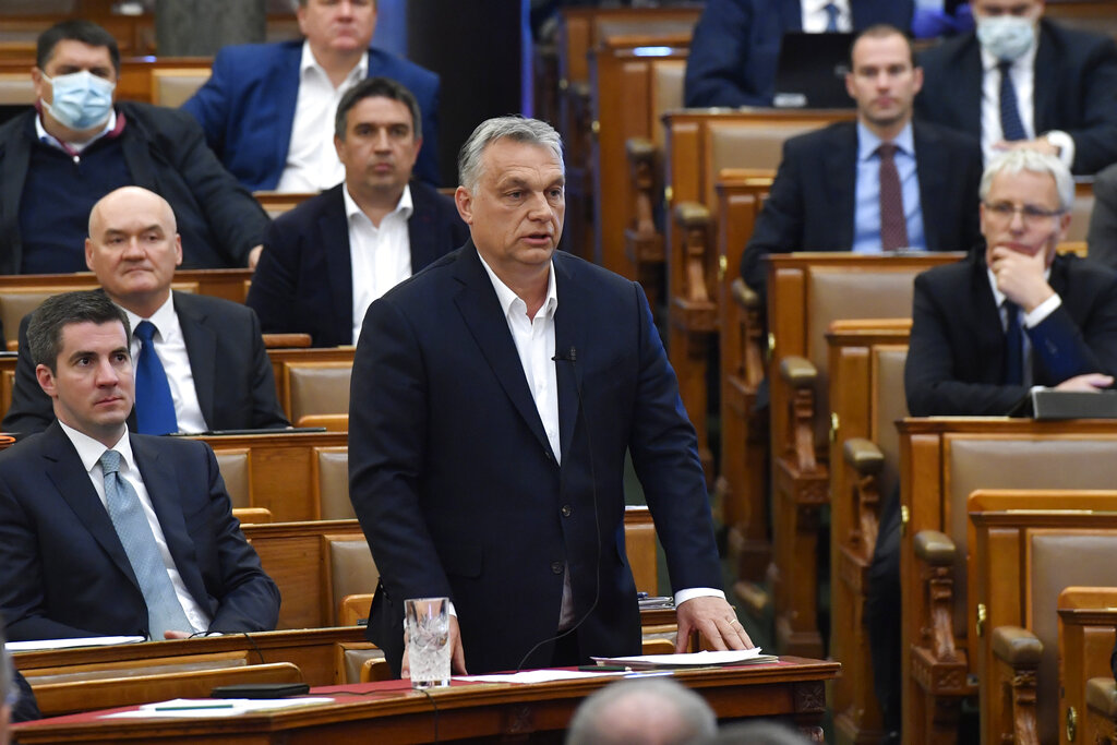 Il primo ministro ungherese afferma che i paesi europei con "razze miste" "non sono più paesi"