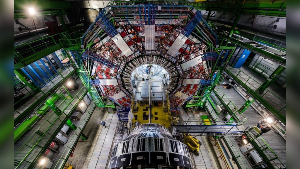 Il Large Hadron Collider sta funzionando al suo livello di energia più alto mai visto per cercare la materia oscura