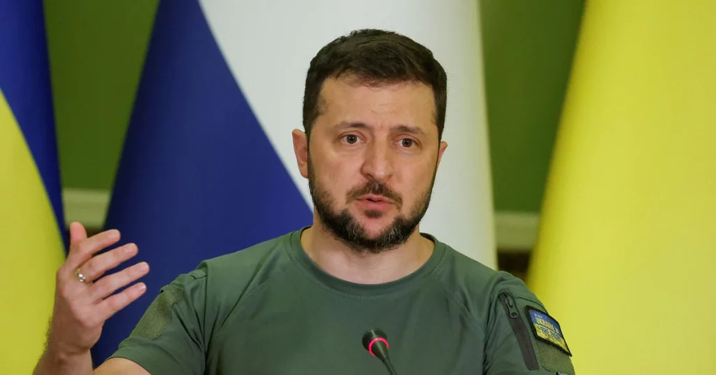 Il presidente dell'Ucraina licenzia il capo dell'intelligence, procuratore