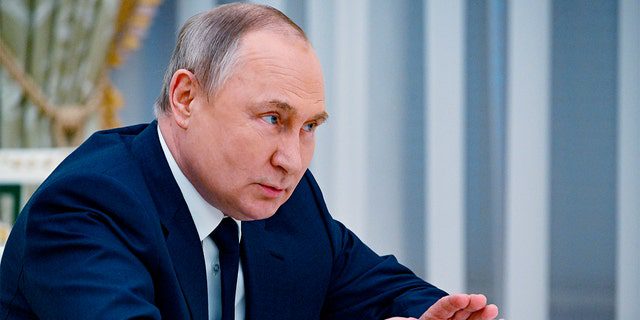 Sanchez ha invitato il presidente russo Vladimir Putin a "l'aggressore."