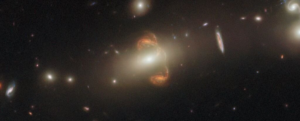 L'incredibile immagine di Hubble rivela uno strano "specchio" della galassia