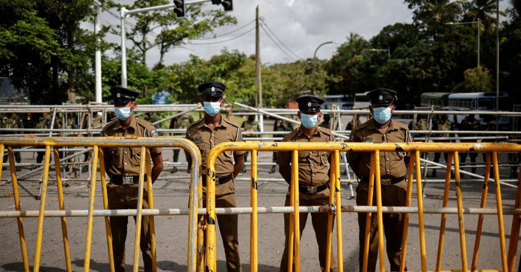 Lo Sri Lanka dichiara lo stato di emergenza prima che il parlamento voti il ​​nuovo presidente