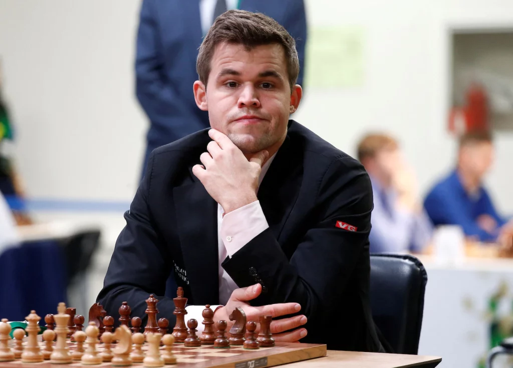 Magnus Carlsen rinuncia al titolo mondiale di scacchi perché non è entusiasta