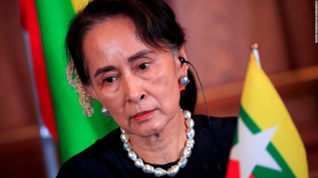 Aung San Suu Kyi: l'ex leader del Myanmar condannato ad altri 6 anni di carcere