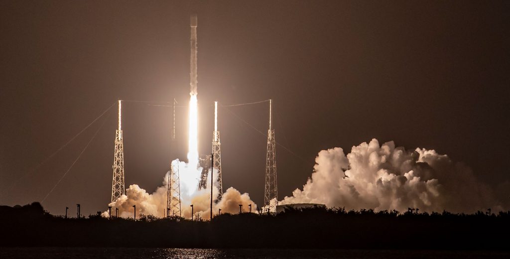 Il razzo SpaceX Falcon 9 batte il record di carico utile con un booster riparato