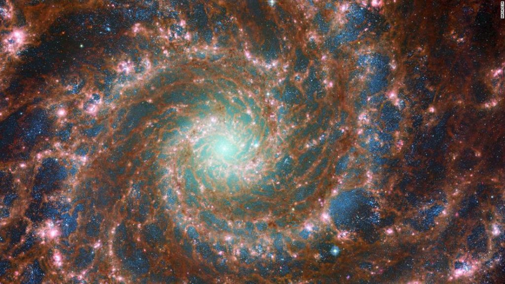 La NASA rilascia una nuova straordinaria immagine della Galassia Fantasma con il telescopio Webb