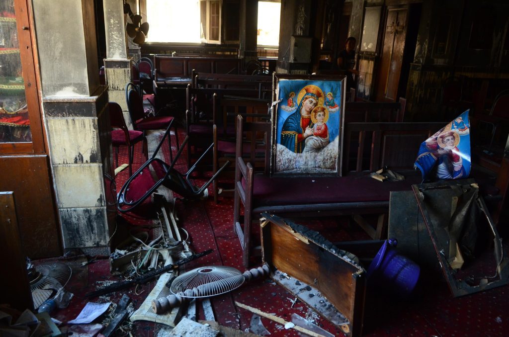 Funzionari: un incendio in una chiesa copta al Cairo uccide 41 persone e ne ferisce altre 14