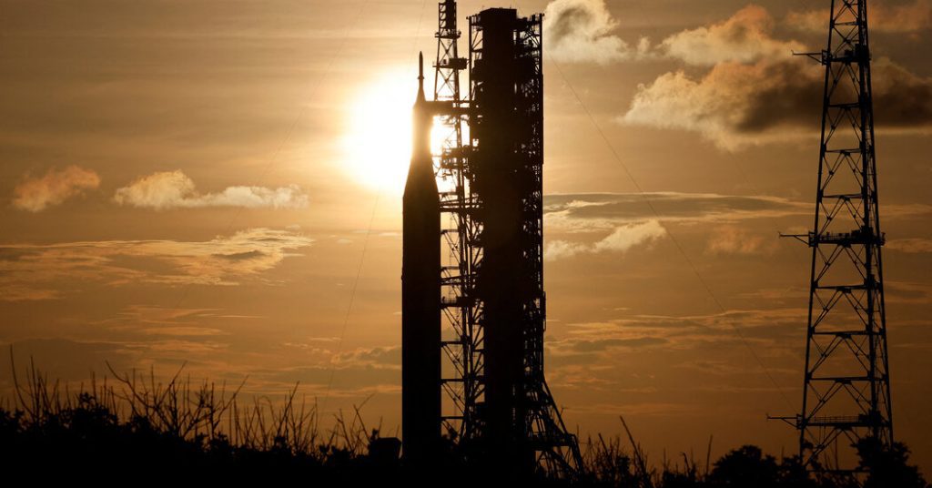 Guarda il lancio di Artemis Moon Rocket della NASA sulla rampa di lancio
