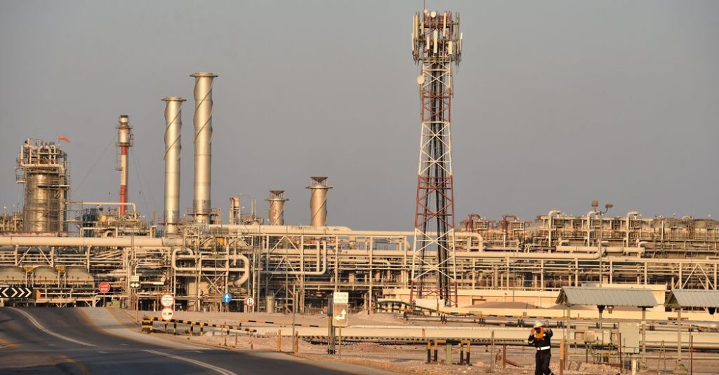 I profitti di Saudi Aramco salgono del 90% a causa degli alti prezzi del petrolio