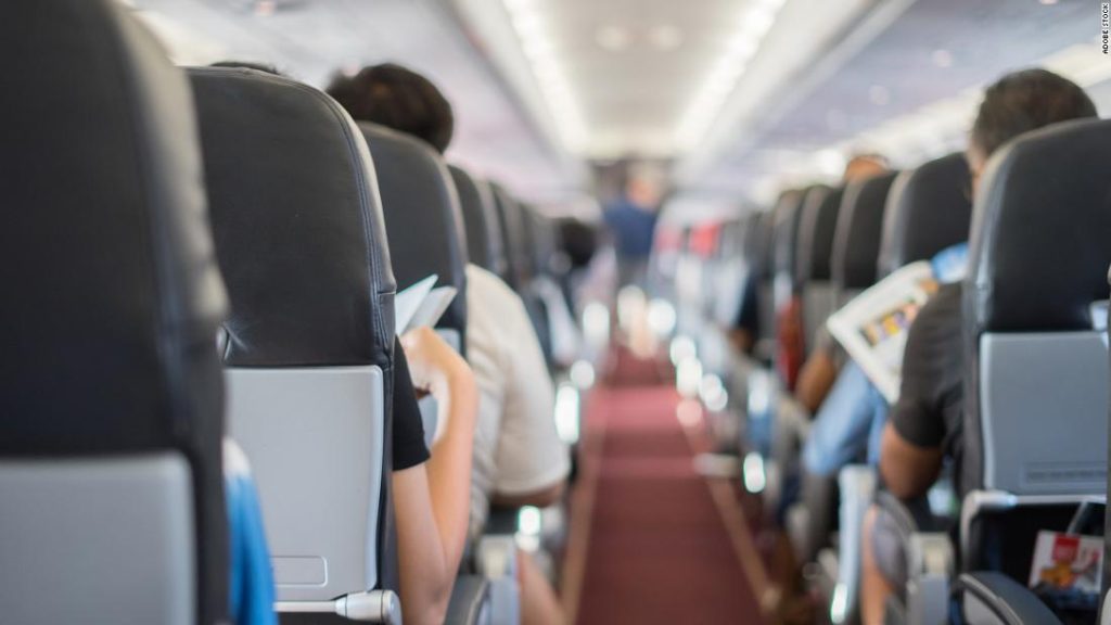 La FAA chiede un feedback pubblico sulle dimensioni dei sedili degli aerei