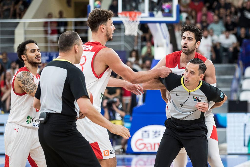 Si presume che Furkan Korkmaz sia stato attaccato da giocatori della Georgia dopo la partita dell'EuroBasket