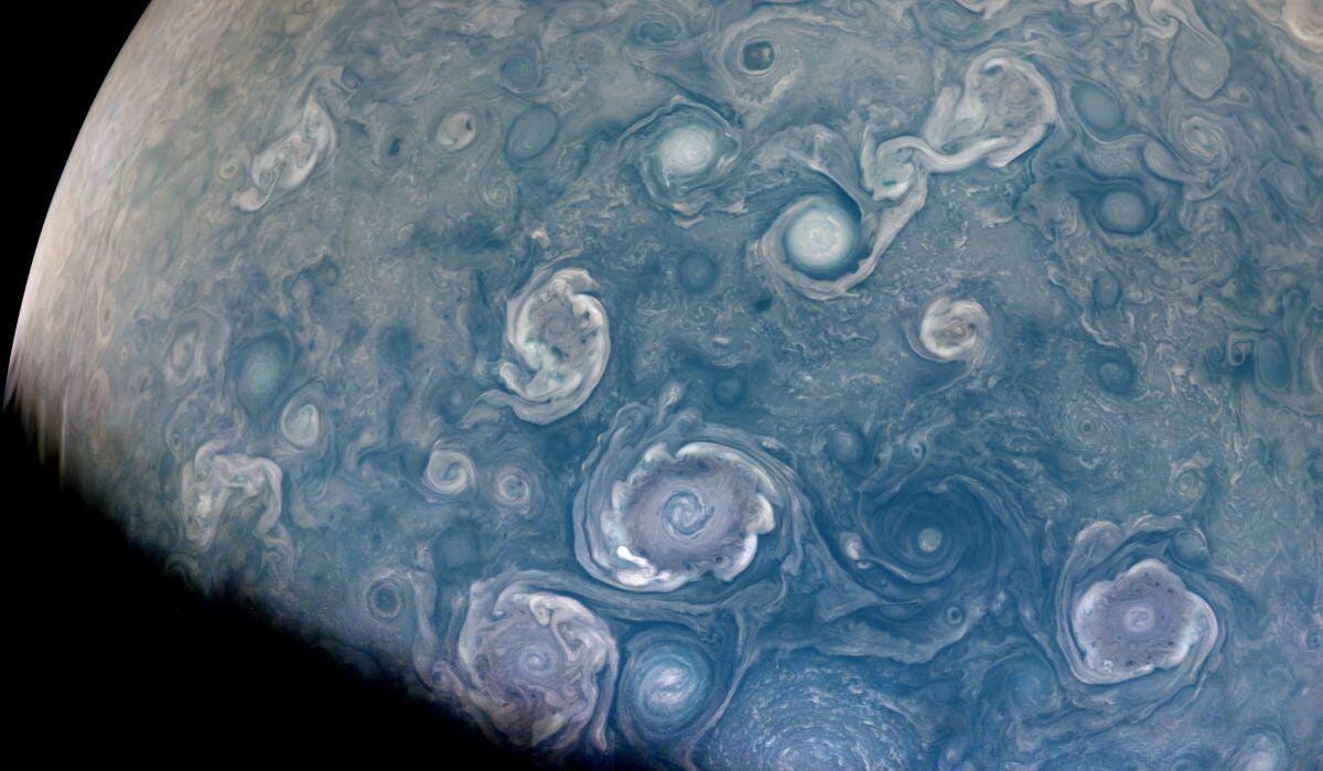 Immagine NASA di vortici simili a vortici che rappresentano tempeste giganti su Giove.