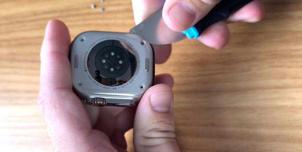 Fissare un Apple Watch Ultra aperto