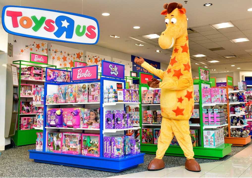 Toys R Us sta lanciando un revival 451 delle località di Macy prima delle festività natalizie
