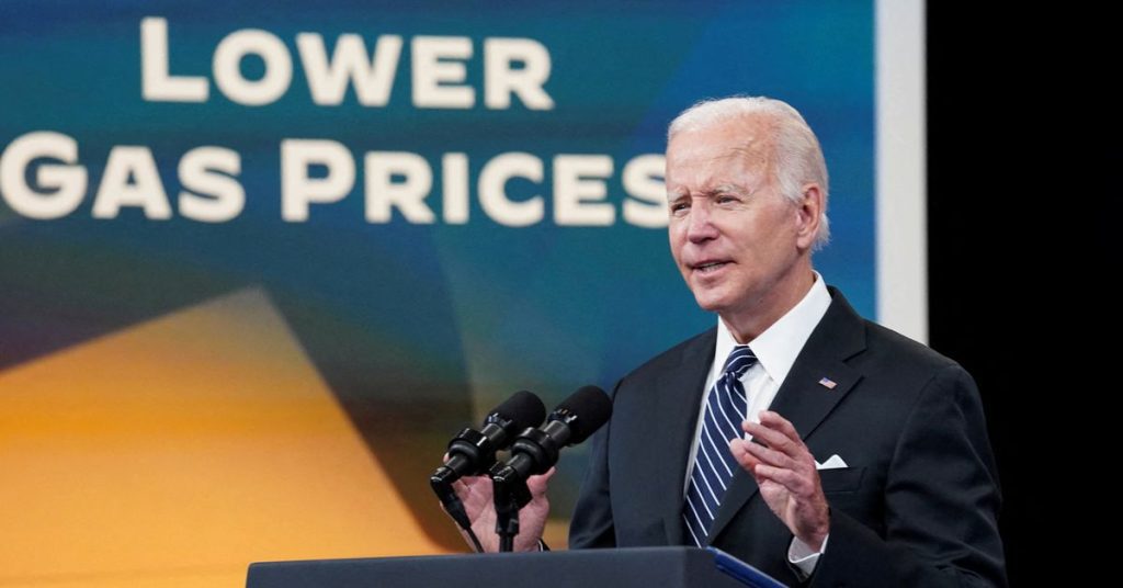 Gli Stati Uniti rilasciano riserve di petrolio mentre Biden si occupa di prezzi alla pompa più elevati