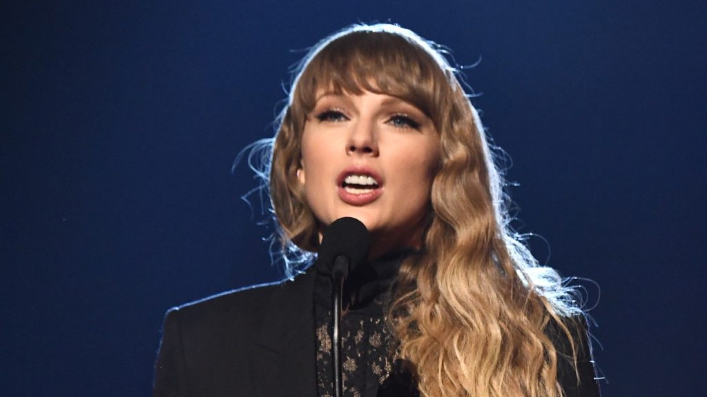 Taylor Swift pubblica 7 nuove canzoni poche ore dopo il suo nuovo album Midnight: Listen