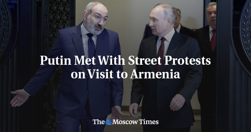 Putin ha incontrato proteste di piazza durante la sua visita in Armenia