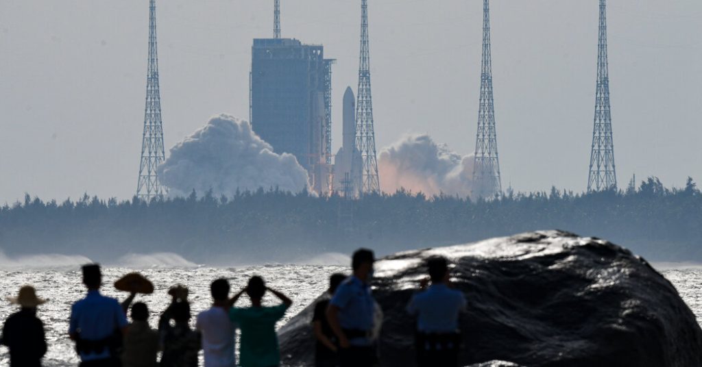 La Cina sta di nuovo oscillando mentre il missile booster perde il controllo nell'Oceano Pacifico