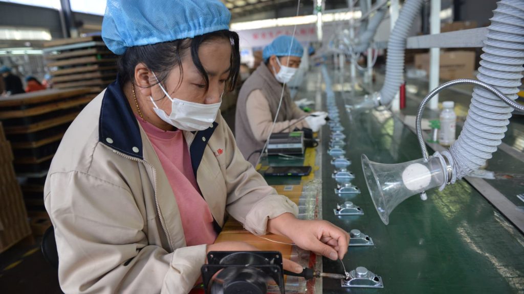 attività di fabbrica in Cina alla lettura più bassa da aprile;  I mercati asiatici sono notevolmente più alti