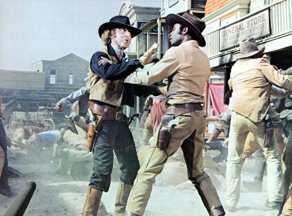 Gene Wilder entra in un alterco con Cleavon Little in una scena di "Selle fiammeggianti."