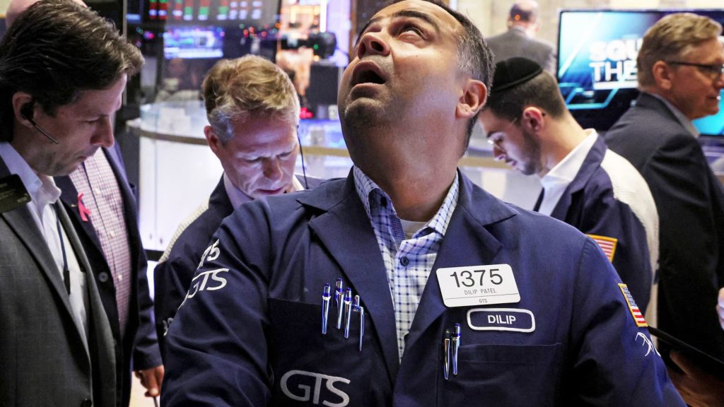 Il Dow è in rialzo all'inizio della settimana mentre gli investitori attendono la riunione della Fed, i dati chiave sull'inflazione