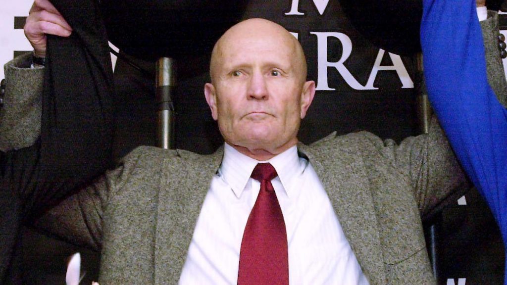 L'arbitro della Boxing Hall of Fame Mills Lane è morto all'età di 85 anni